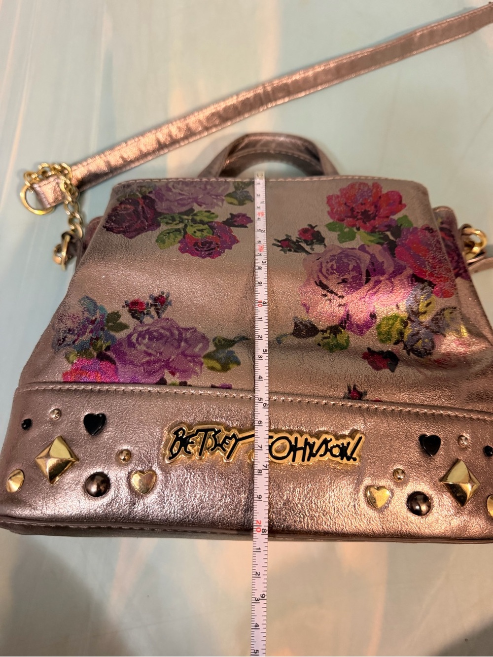 Betsey Johnson Rose Metallic Pink crossbody purse 💎 Great Shape! - Picture 7 of 8